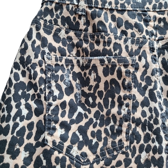 Notes Du Nord Distressed High-rise Animal Print Shorts, Size XS, 4 (US) - Picture 9 of 14